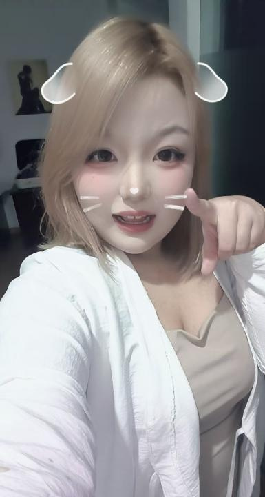 大胸学生妹