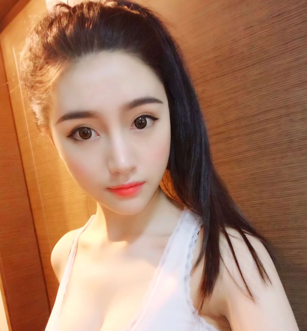 性感美乳小姐姐