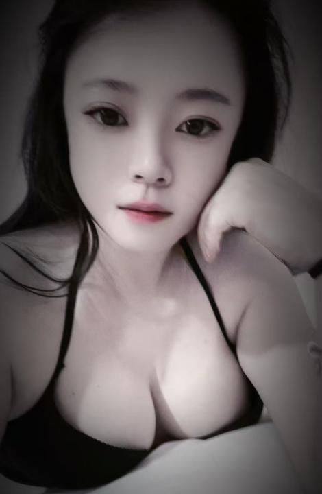 滨湖白皙美女