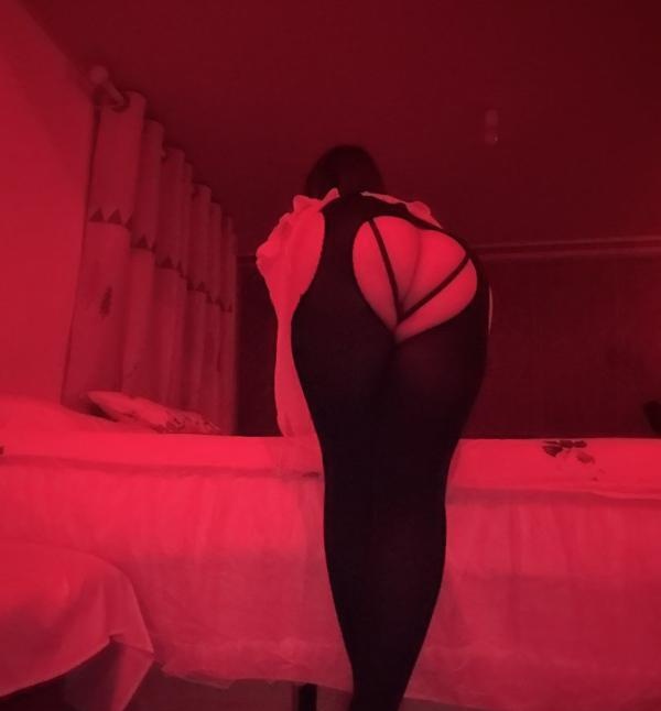 三百泄火少妇