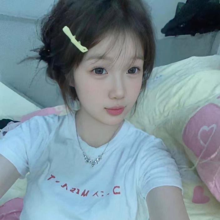 美丽女孩可怡和伊伊