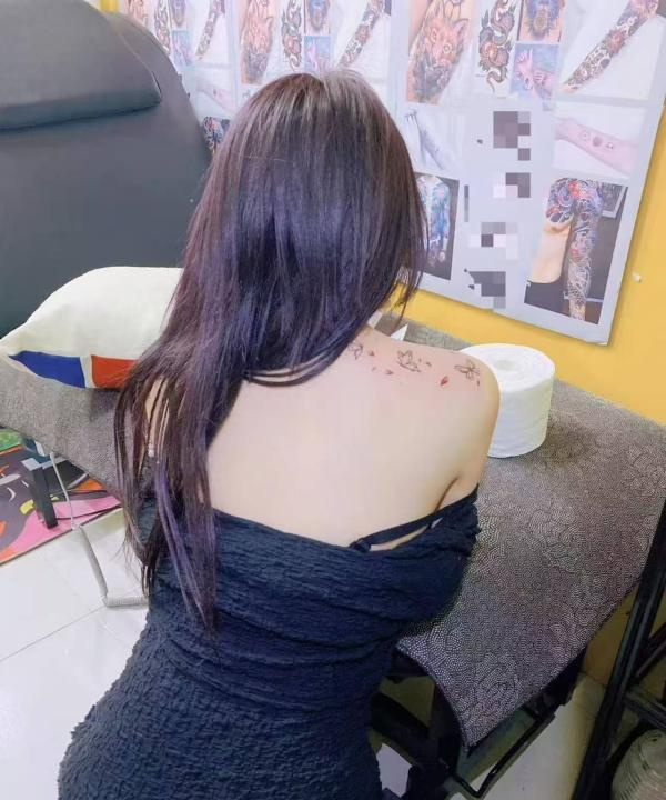 可69纹身小萝莉