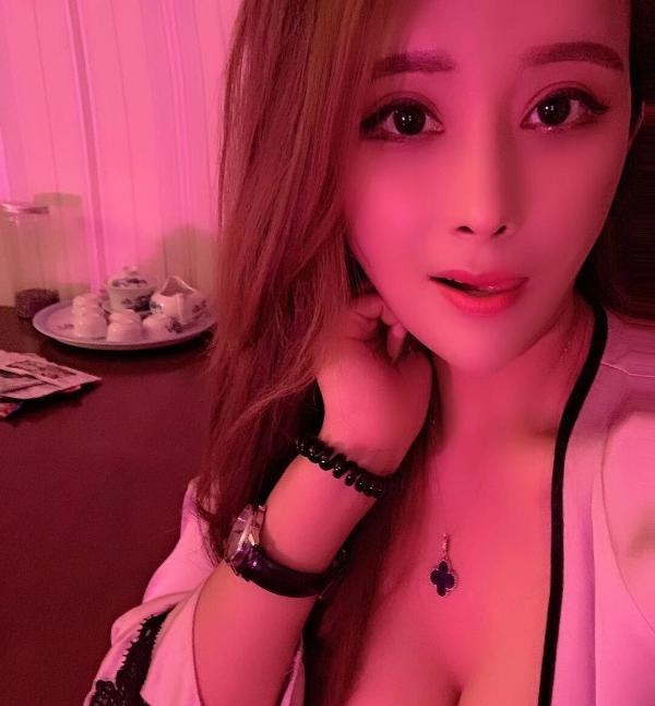 二刷巨乳反差骚浪御姐