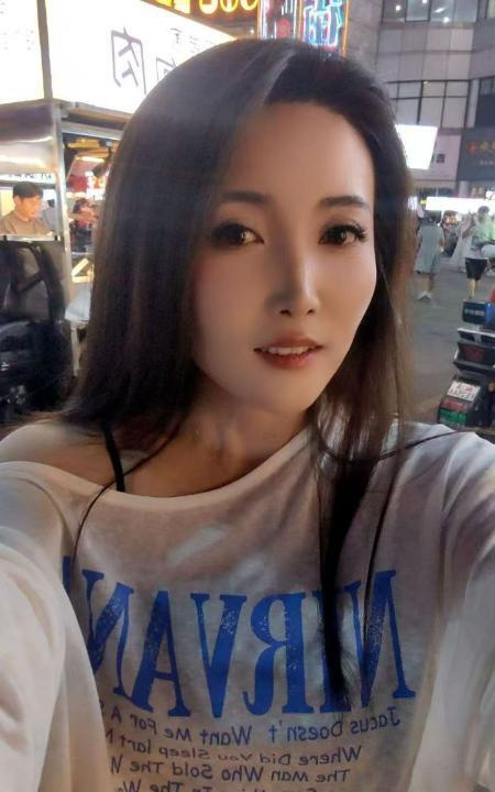 建业人妻欢欢