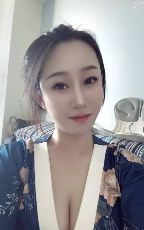 拉丝水床少妇琪琪