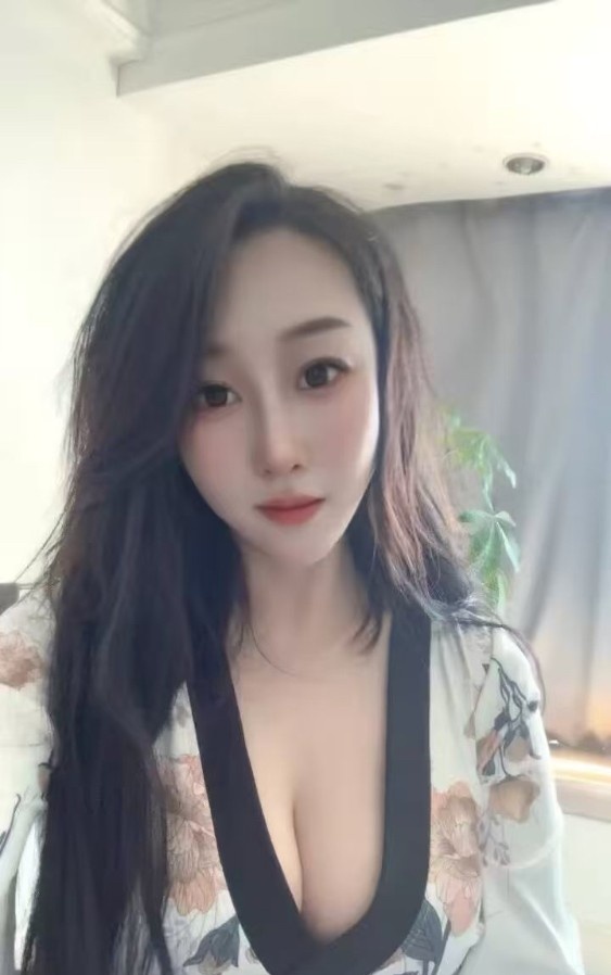 拉丝水床少妇琪琪