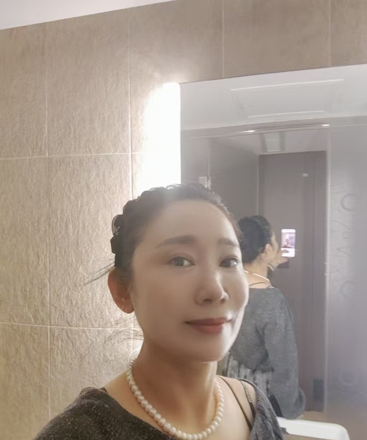 龙岗丹竹头地铁站附近 熟女