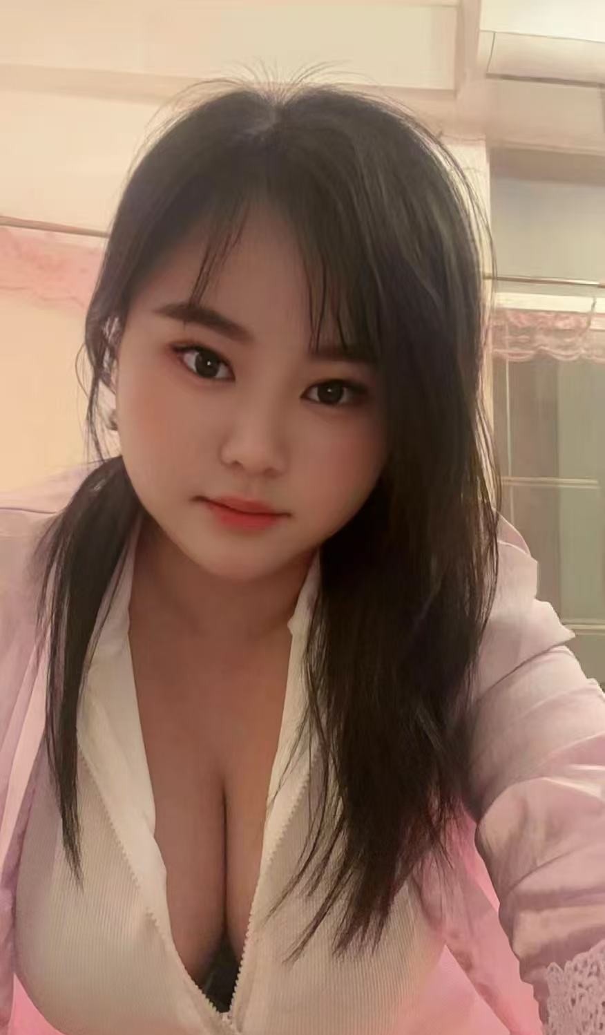 微胖大奶妹茜茜