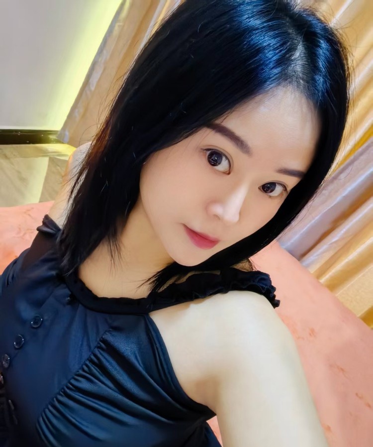 五华小少妇大奶妹