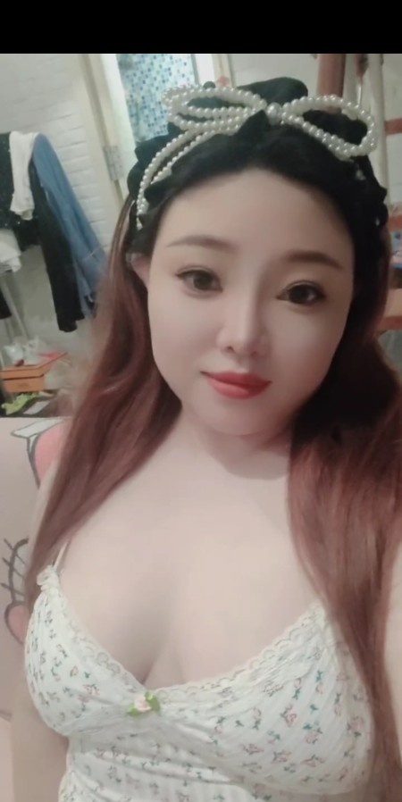 肉坦巨乳
