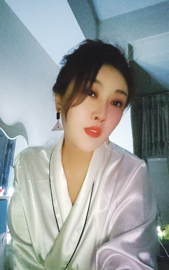奶白多汁少妇