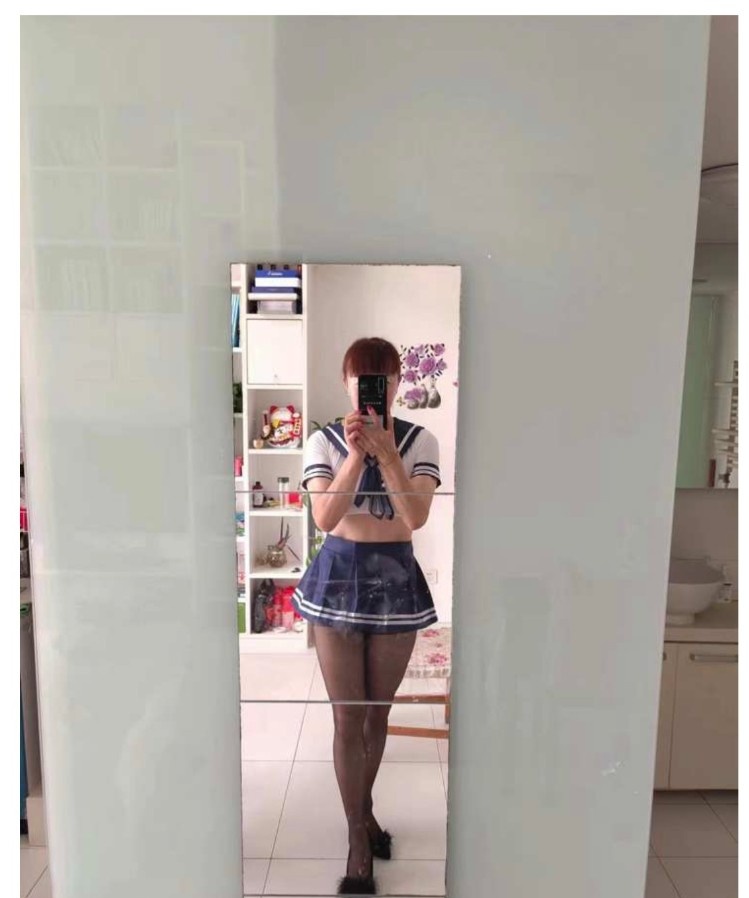 草房内蒙少妇