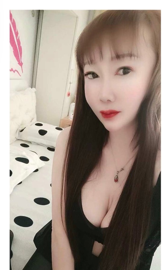 草房内蒙少妇
