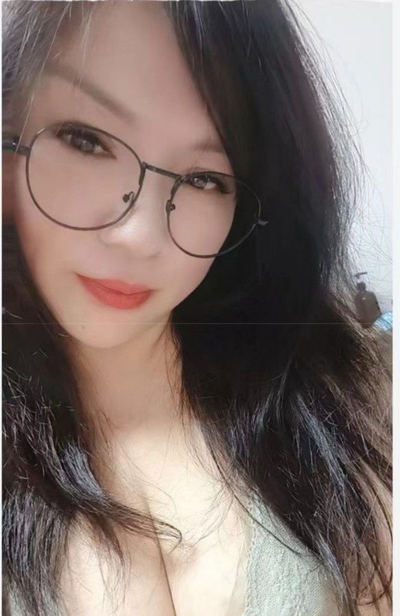 丰满少妇爱发骚