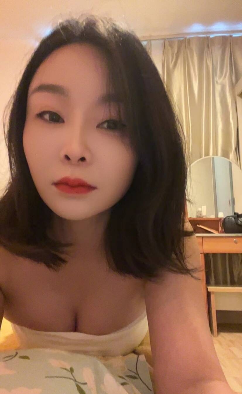 蜜桃大奶兔子