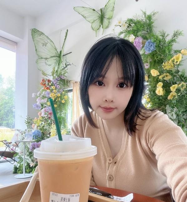 细腰翘臀粉嫩悠悠
