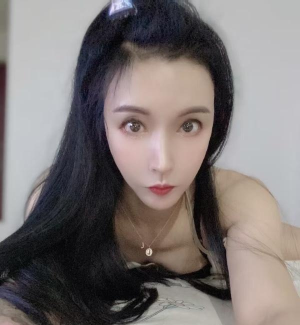 骚女长腿模特儿