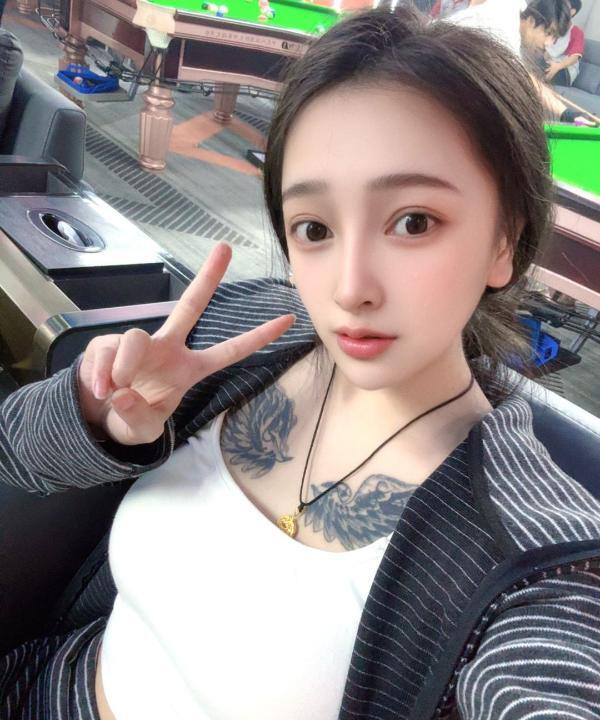 汉口性感大胸嫩妹