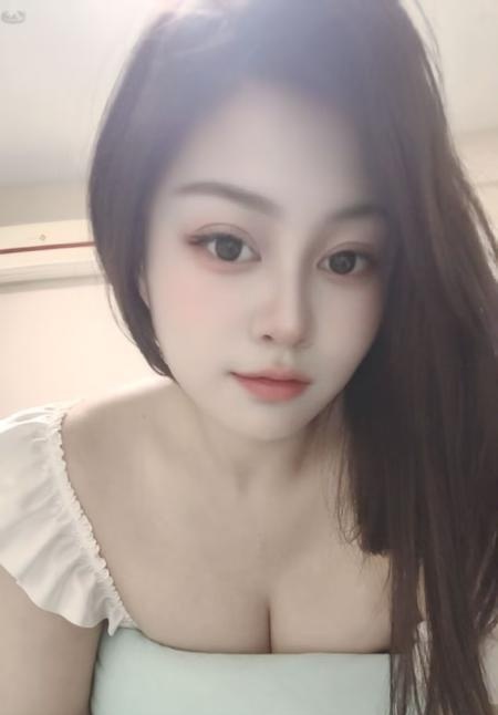 性感美女可舌吻