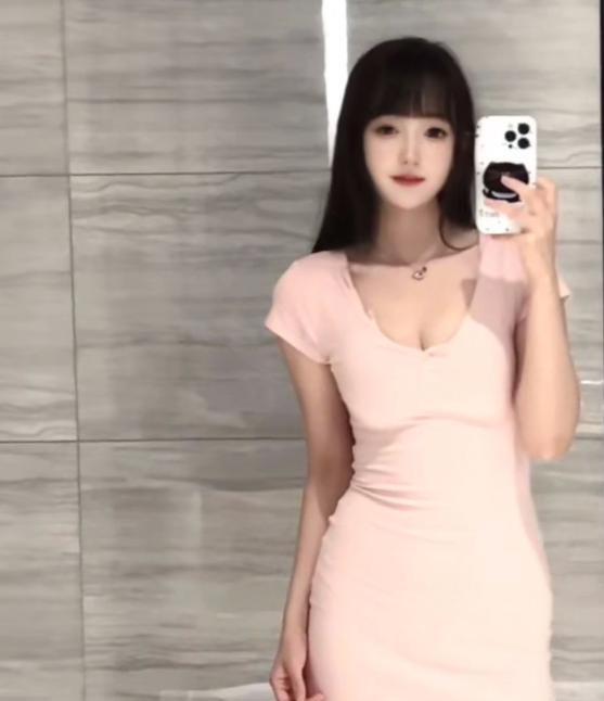 蜀山苗条气质妹子