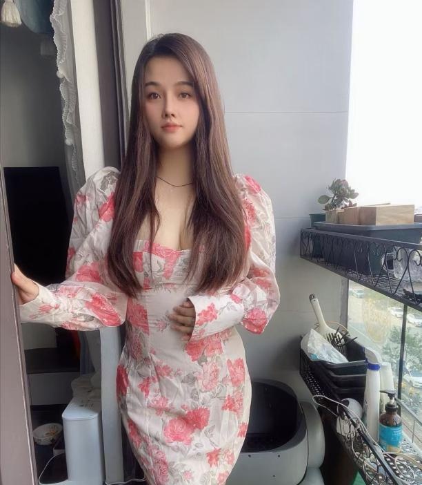 福田丰满翘臀小少妇
