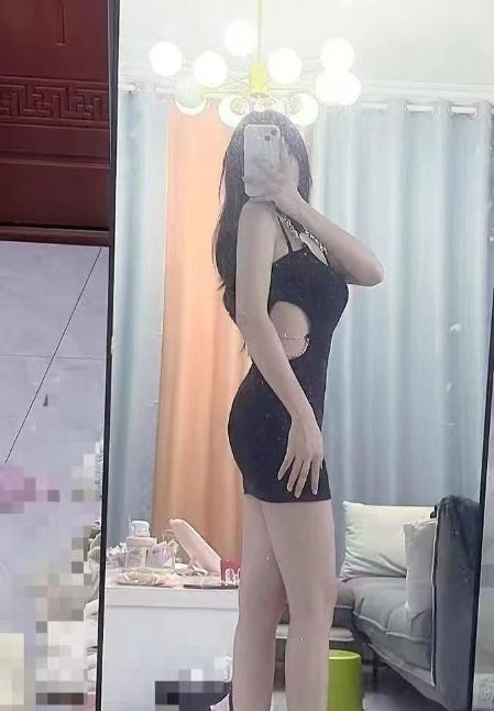 苗条性感水床服务小樱