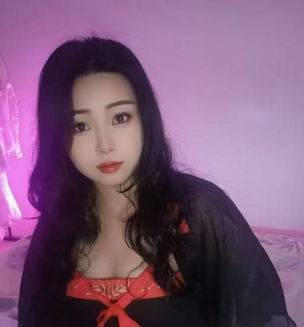 主打服务的芊芊