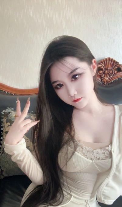 cbd黑丝翘臀女孩