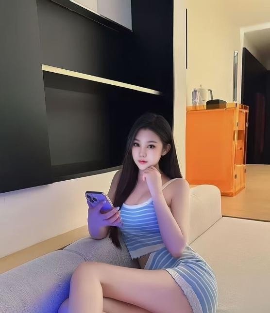 南站大胸翘臀夏沁