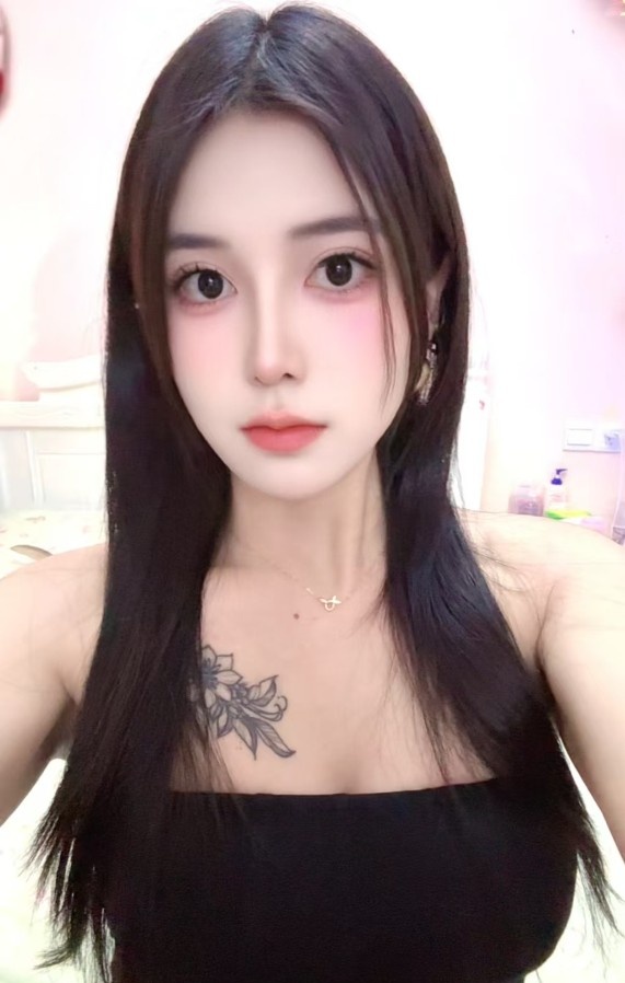 出击新疆混血美女小娜扎