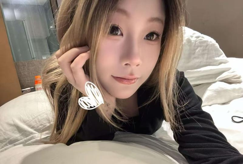 高颜值长腿气质嫩妹