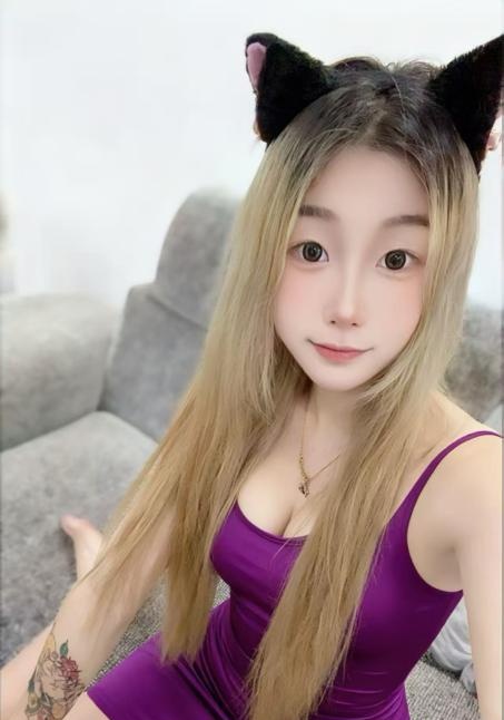高颜值长腿气质嫩妹