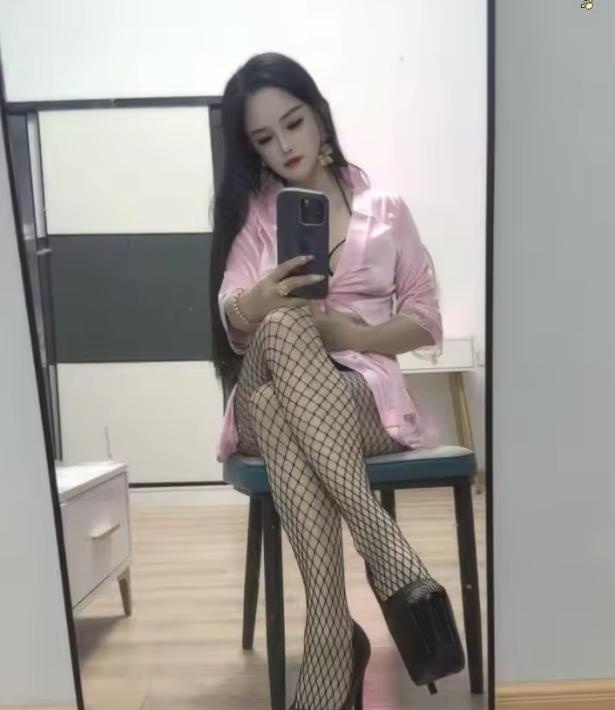 贴身热舞调情的波老师