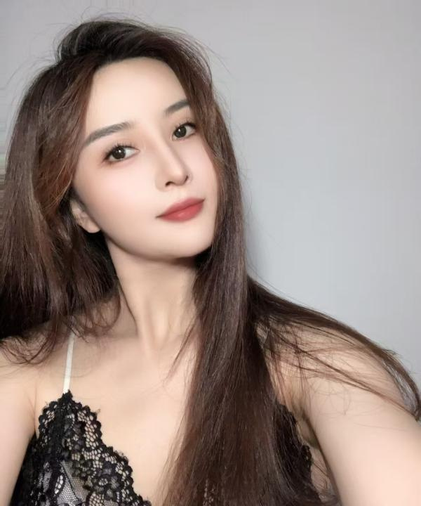完美模特洛伊
