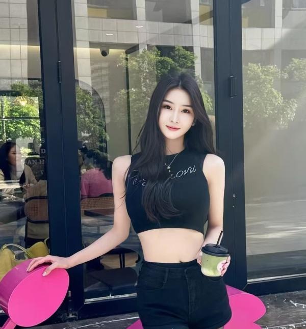 完美模特洛伊