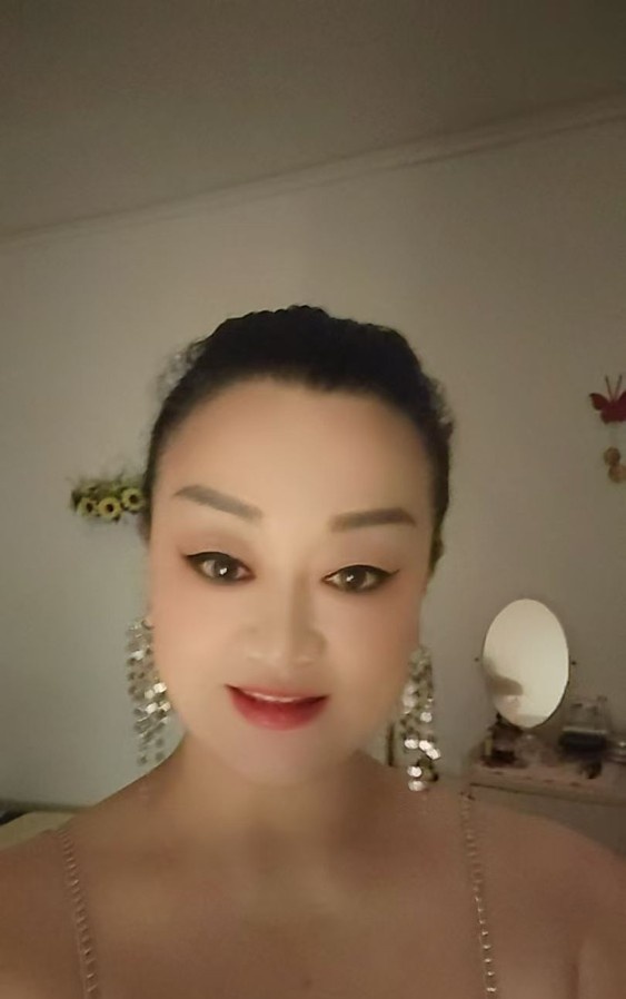 潘家园风骚巨臀熟女