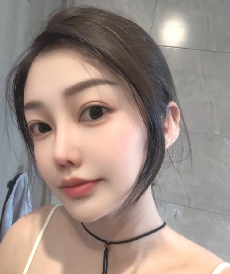 秦淮中项高颜值美女