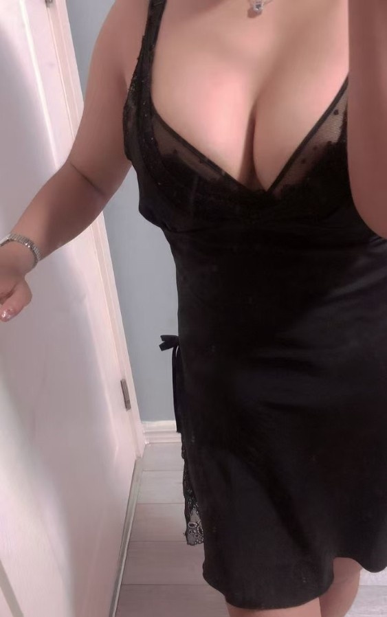 晋江丰满身材大乳少妇