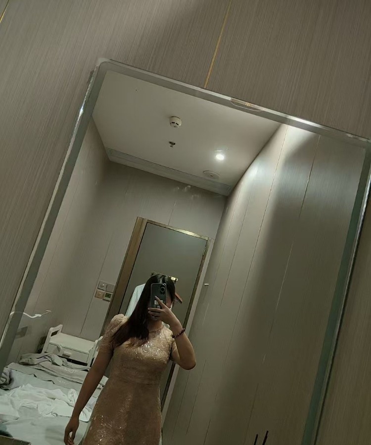 民治地铁站附近美女