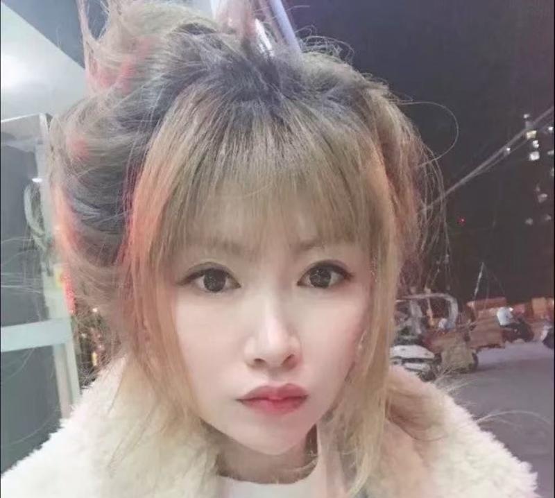 长腿兼职美熟女