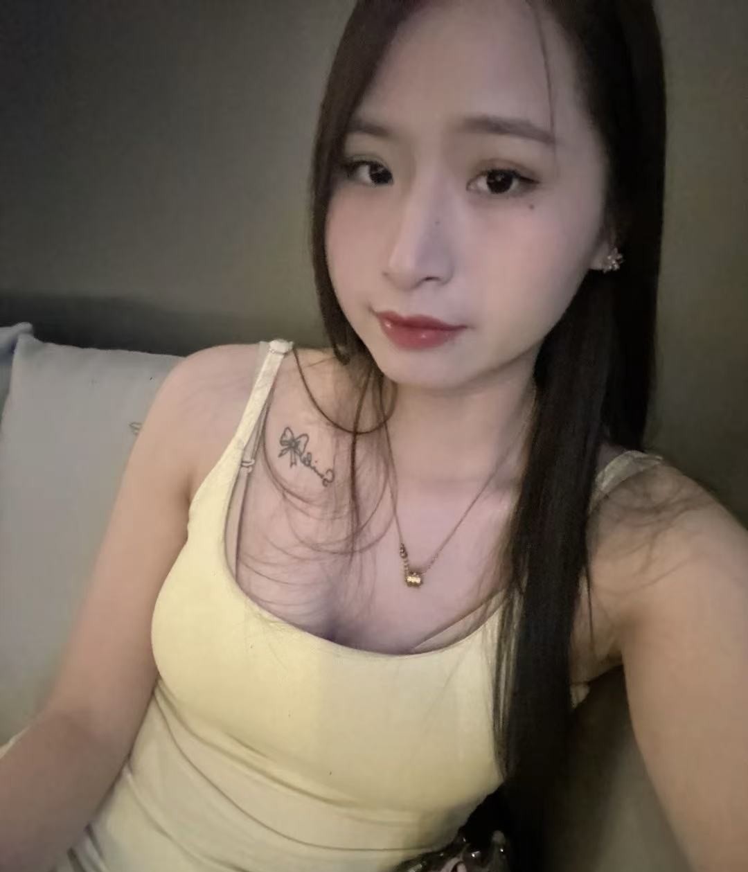 小野猫后入很爽