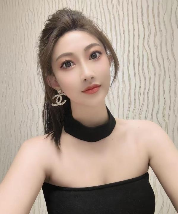 身材超好的小维老师
