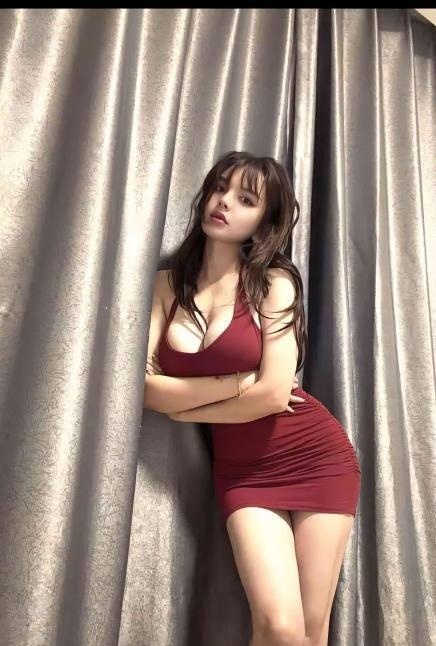 异域巨乳花姑娘