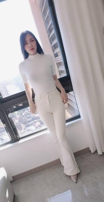 性感苗条长腿老师