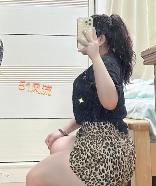 个高肥臀bbw