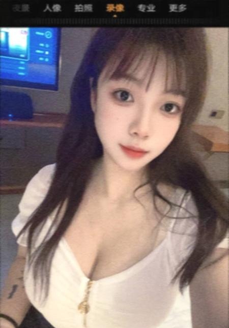 岗顶骚女泡泡糖