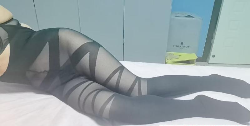 大屁股长腿骚姐姐
