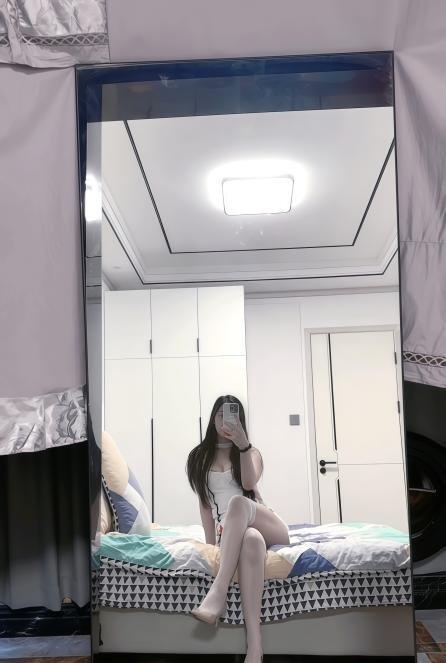 长腿明媚儿
