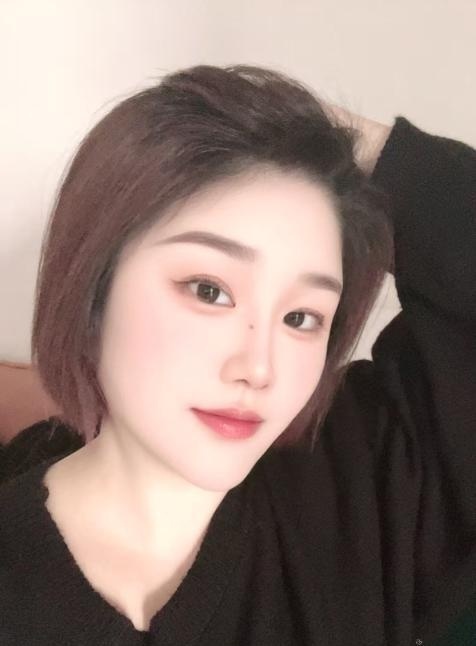 东门短发性感少妇