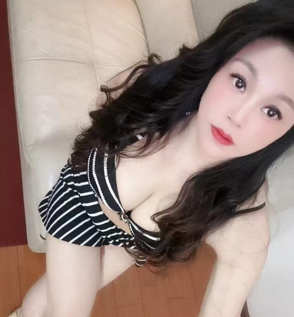 南坪万达黑丝少妇